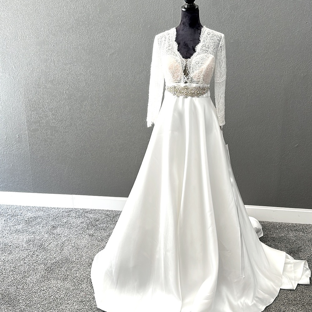 Nicole Jolies Kyra Wedding Dress - Picture 5 of 11